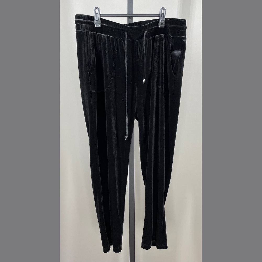 NEW Torrid pants Womens 1X black velour straight leg athleisure casual track